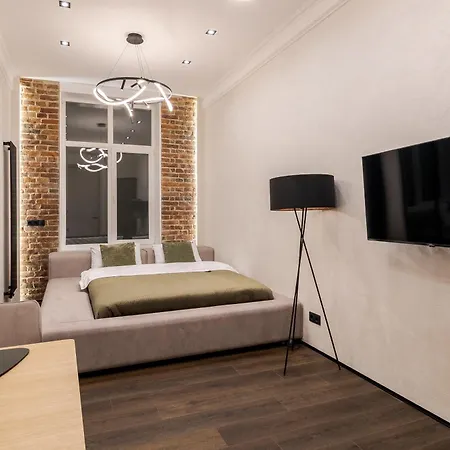 Rynok Square Pidzemelya Львів