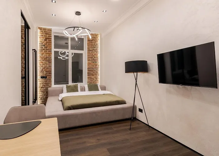 Rynok Square Pidzemelya Львів